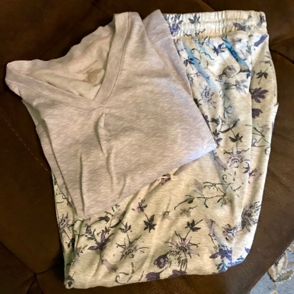 🏅3 for $15 Comfy and warm pajamas